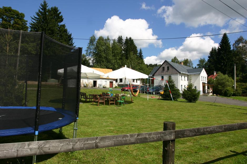 Jeleni Chata Skladanka Lucany nad Nisou Exterior photo
